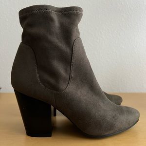 Aldo suede ankle boots size 6.5